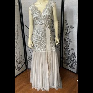 Tadashi gown. Gorgeous beaded and tulle sz12 NWT
